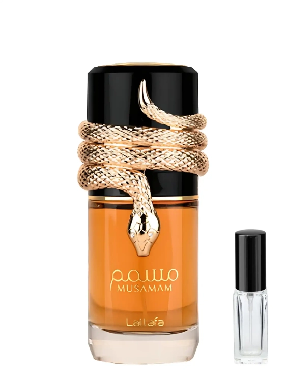 Lattafa Musama - odlewka orientalnych perfum dostępna w Perfame. Ciepły, bursztynowy zapach o nutach oudu i wanilii.