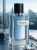 Yves Saint Laurent Y – odlewka nowoczesnych męskich perfum dostępna w Perfame. Świeży zapach z nutami jabłka, szałwii i drewna.