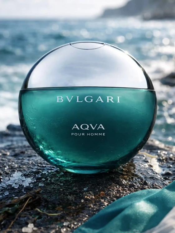 Odlewka Bvlgari Aqva Pour Homme – morskie nuty, cytrusy i ambra tworzą świeży, wodny zapach o czystym, śródziemnomorskim charakterze. Dostępny w Perfame.