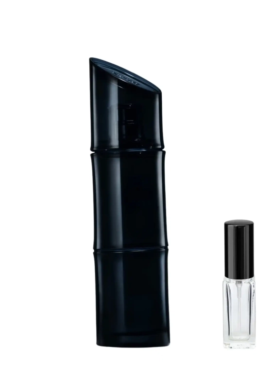 Odlewka Kenzo Homme EDP – morska bryza, mięta i cedr tworzą świeży, drzewno-wodny zapach o naturalnym charakterze. Dostępny w Perfame.