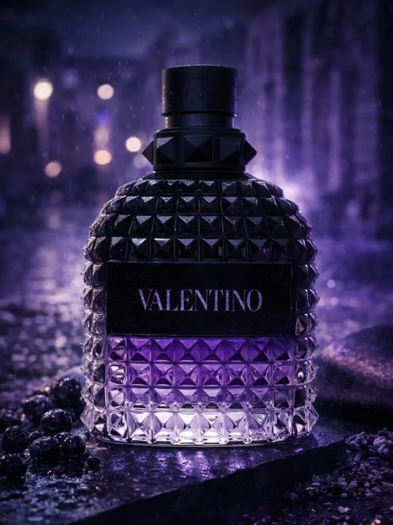 Odlewka Valentino Uomo Born in Roma Purple Melancholia – aromatyczne przyprawy, lawenda i drzewna głębia tworzą nowoczesny, tajemniczy zapach na wieczór. Dostępny w Perfame.