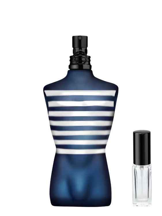 Odlewka Jean Paul Gaultier Le Male In The Navy – morskie nuty, wanilia i ambra tworzą świeży, słodko-drzewny zapach o wieczorowym charakterze. Dostępny w Perfame.