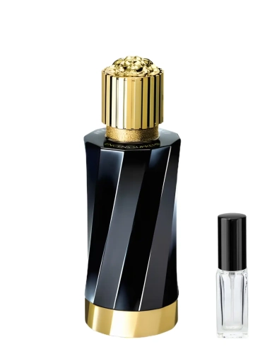 Odlewka Versace Encens Supreme – kadzidło, przyprawy i drzewna głębia tworzą luksusowy, orientalny zapach o wyrafinowanej intensywności. Dostępny w Perfame.