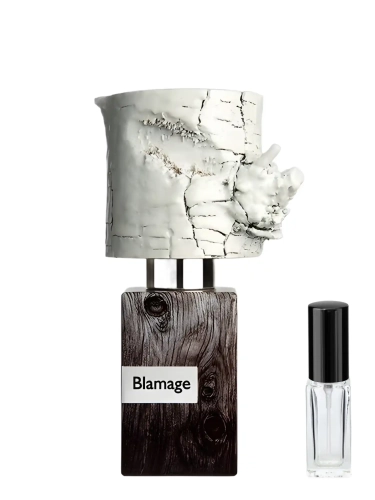 Odlewka Nasomatto Blamage – drzewne nuty, ambra i sucha elegancja tworzą minimalistyczny, niszowy zapach o eksperymentalnym charakterze. Dostępny w Perfame.