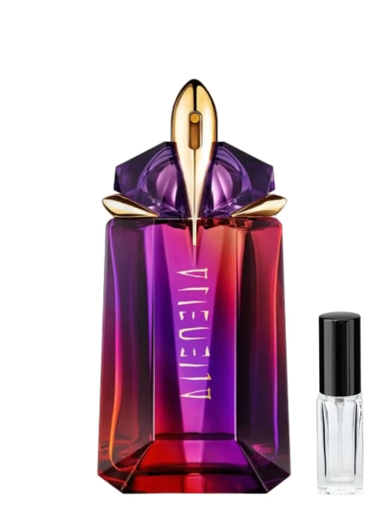 Odlewka Mugler Alien Hypersense – jaśmin, owocowe nuty i ambra tworzą nowoczesny, świetlisty zapach o kobiecej sile. Dostępny w Perfame.