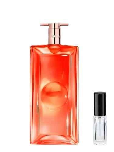 Odlewka Lancôme Idôle Peach'N Roses – brzoskwinia, róża i piżmo tworzą świeży, kobiecy zapach o owocowo-kwiatowym charakterze. Dostępny w Perfame.