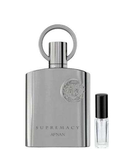 Szklana odlewka owocowo-drzewnego zapachu Afnan Supremacy Silver w Perfame. Nuty czarnej porzeczki tworzą wyrazisty, elegancki aromat.