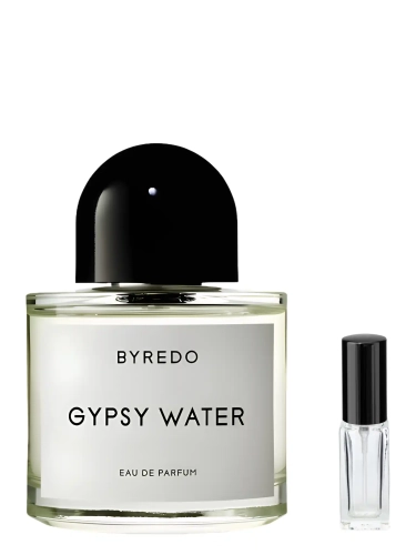 Szklana odlewka wolnościowego zapachu Byredo Gypsy Water od Perfame. Nuty sosny, cytryny i kadzidła budują dziki, nomadyczny eliksir.
