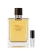 Szklana odlewka drzewnego aromatu Terre D'Hermes Eau Intense Vetiver z kolekcji Perfame. Wibrująca wetyweria i pieprz syczuański budują wyrazisty, męski profil.