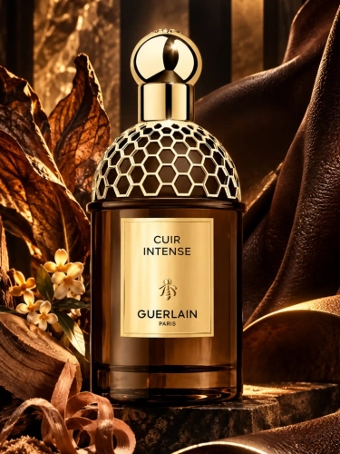 Szklana odlewka Guerlain Cuir Intense od Perfame – skórzane perfumy unisex z tytoniem, cedrem i drzewem sandałowym.