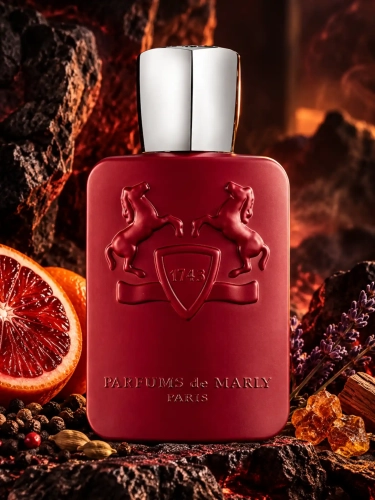 Szklana odlewka Parfums de Marly Kalan od Perfame – perfumy unisex z czerwoną pomarańczą, przyprawami, lawendą i drzewem sandałowym.