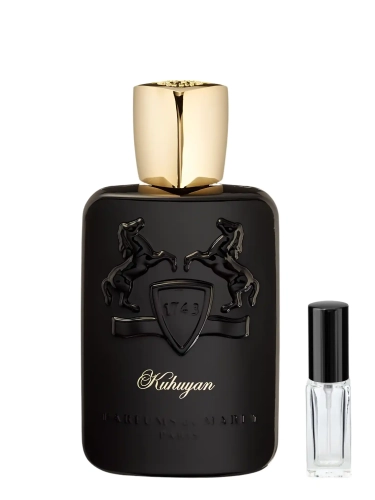 Szklana odlewka Parfums de Marly Kuhuyan od Perfame – skórzane perfumy unisex z oudem, ambrą, heliotropem i fasolką tonka.